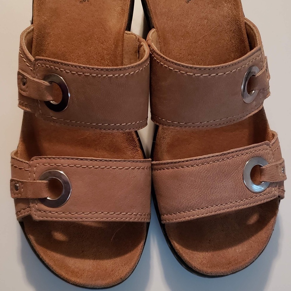 Clarks Willow beige sandal